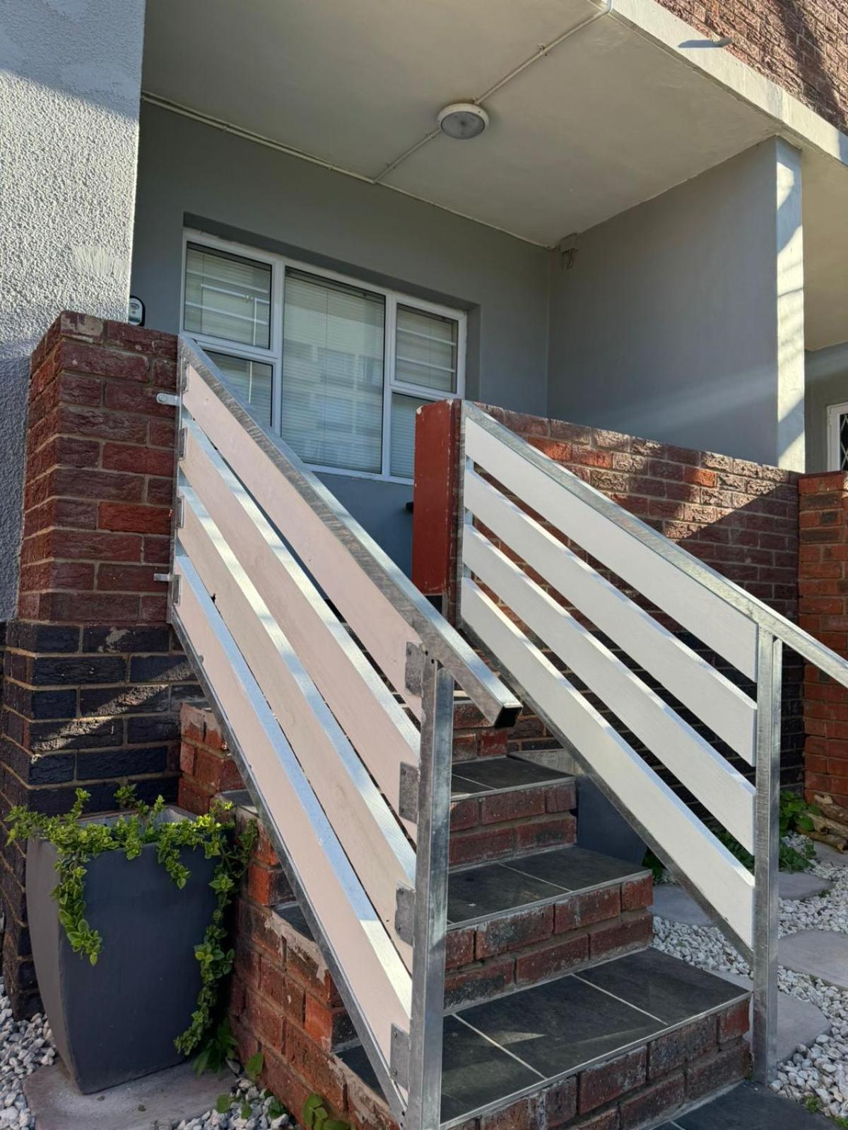 Nikki's On Windermere Apartment Port Elizabeth